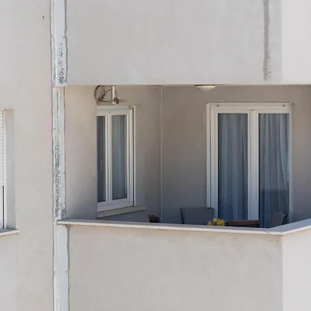 Blue Lagoon Apartment